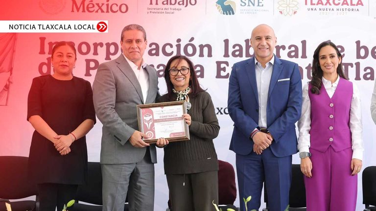 Lorena-Cuéllar-entrega-215-constancias-del-programa-“Empléate-Tlaxcala”-2026_w